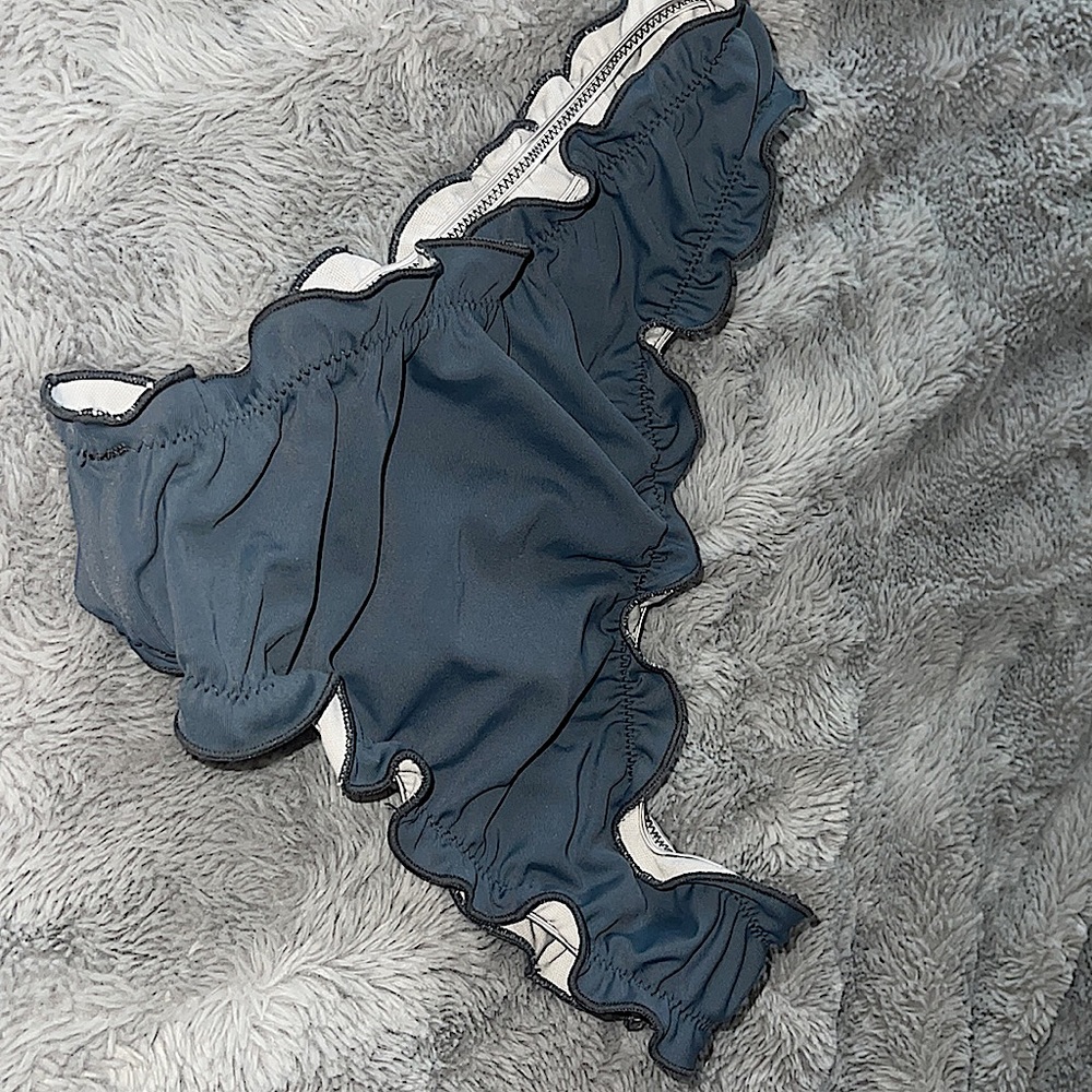 Swimsuit - Picture 2 of 4